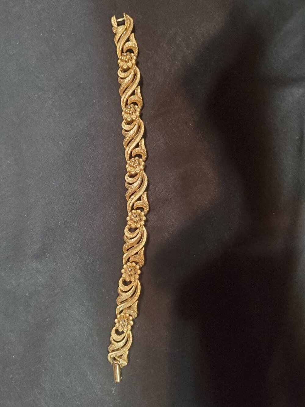 AVON signed vintage 1955 gold tone designer bracelet